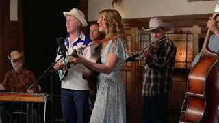 Caleb Klauder & Reeb Willms Country Band - The Right Combination chords