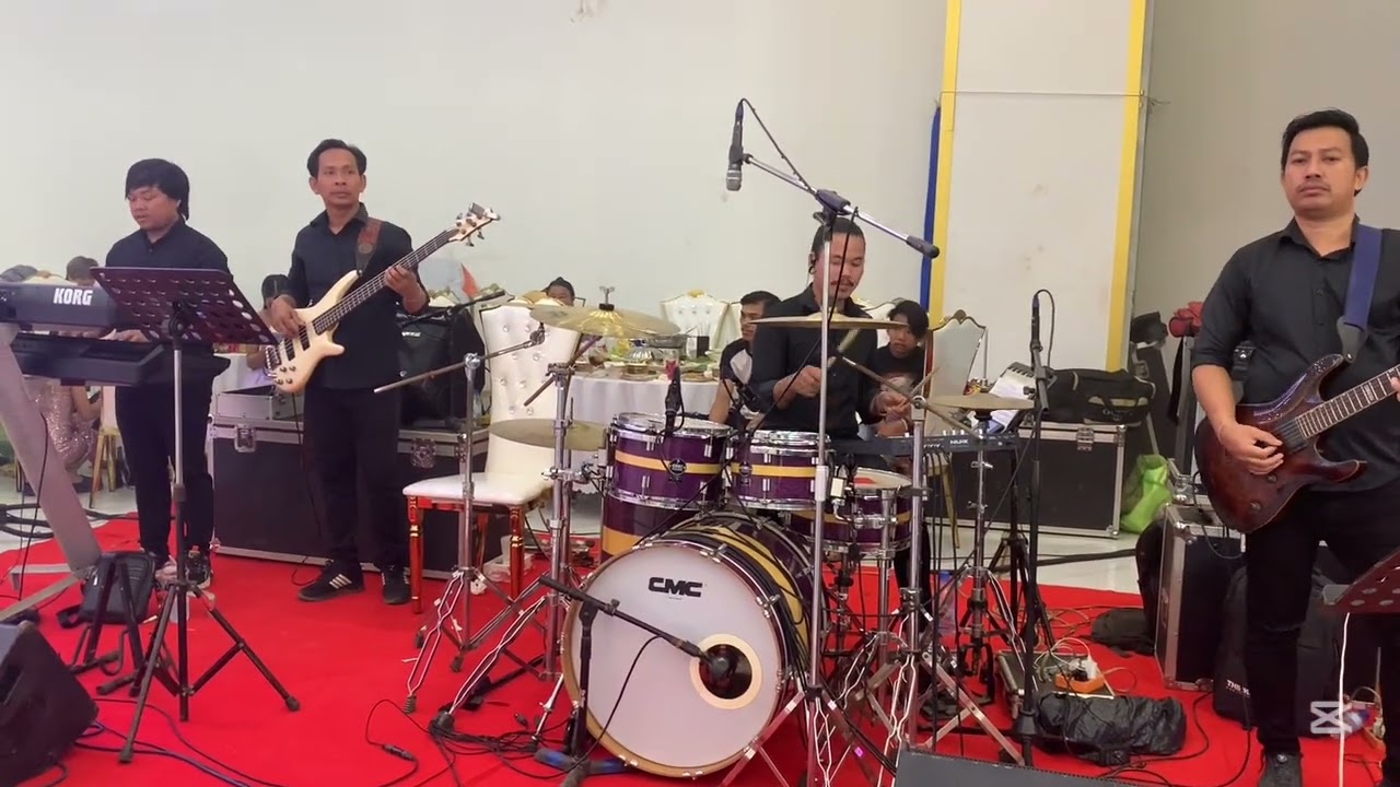 បទភ្លេងឃុំរោងថ្មីពិរោះៗ មកទៀតហើយ ប្រគុំដោយ តន្ដ្រីសម័យ វុទ្ធីថេន