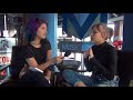 Julia talks with Grace VanderWaal