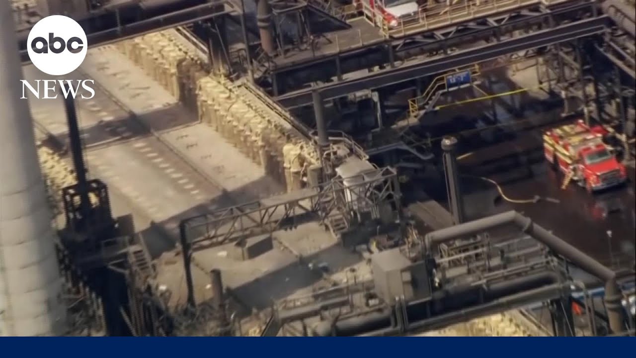 1 dead, 1 unaccounted for, 10 hurt from explosion at steel plant - YouTube