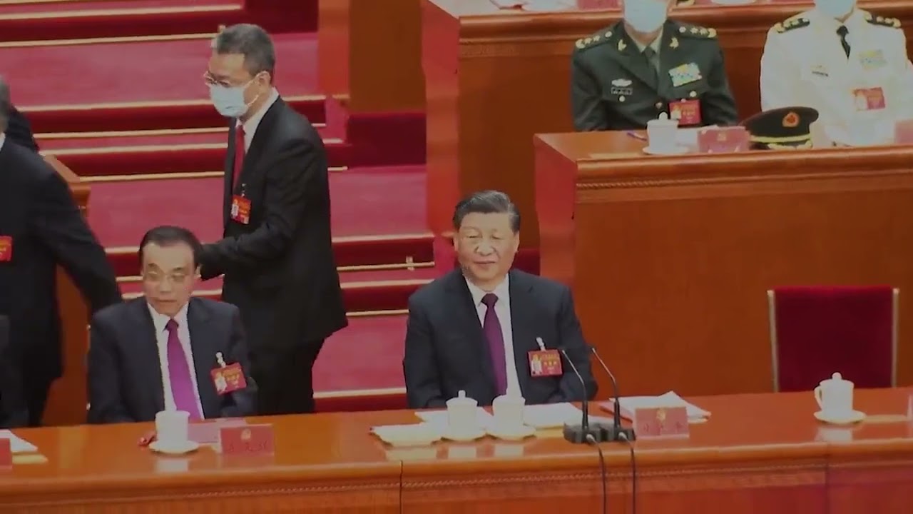带走胡锦涛的两人,一人是习近平的贴身保镖,另一位是中央办公厅副主任孔绍逊,孔是丁薛祥的部下。11:19分帶走胡之后,11:50分孔绍逊再次回到 ...
