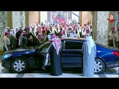 سمو الأمير الشيخ مشعل الأحمد يغادر المطار بعد تلقيه تعازي الملوك والأمراء والرؤساء في الأمير الراحل