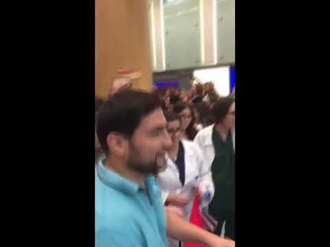 فريق مستشفى القد يس جاورجيوس يتضامن مع المتظاهرين