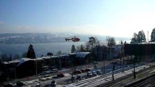 Rettungshubschrauber Landet Am Bahnhof Thalwil