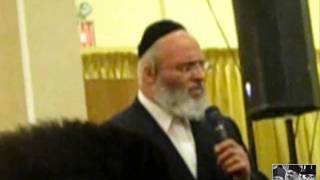 Video voorbeeld van "Cantor Shimon Leitner - Sings Tiher from Zanvel Kwartin"