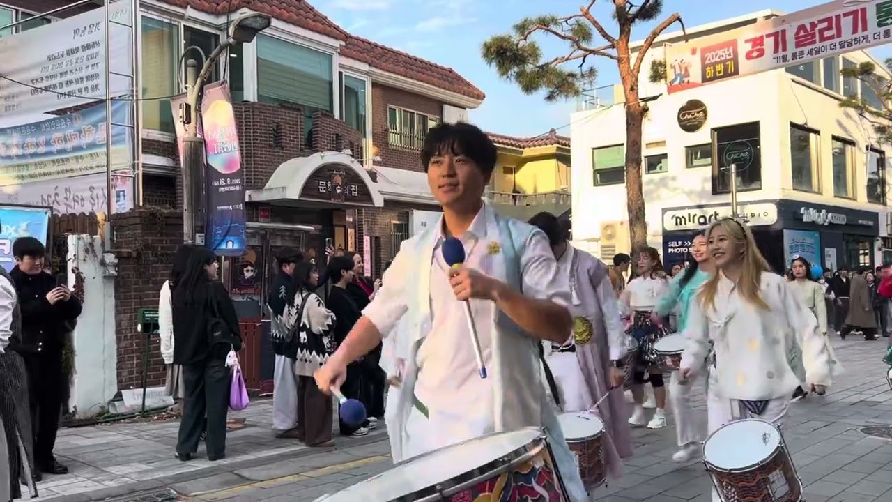 Korean drums and beats lalala lalala lele👯‍♂️