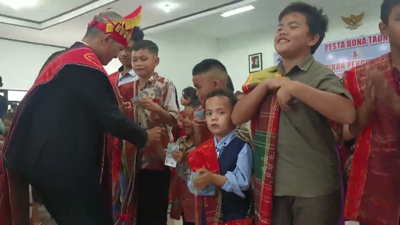 Anak anak punguan PPTSB cabang Cimahi KBB saat manortor 