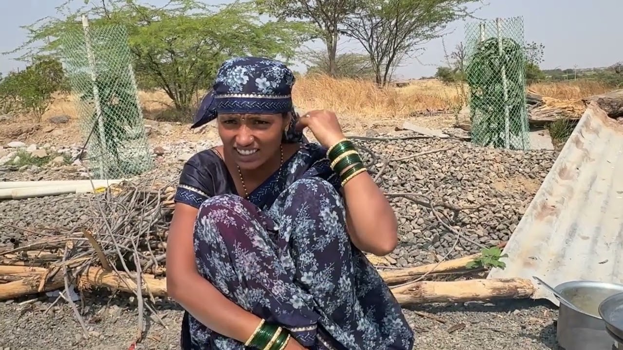 नवऱ्यान आज आणल मटण दारुड्याची एक्टिंग लागला करायला ।यूट्यूब फॅमिली साठी नवरा बोकडं करायचय😭#गावठीपुनम