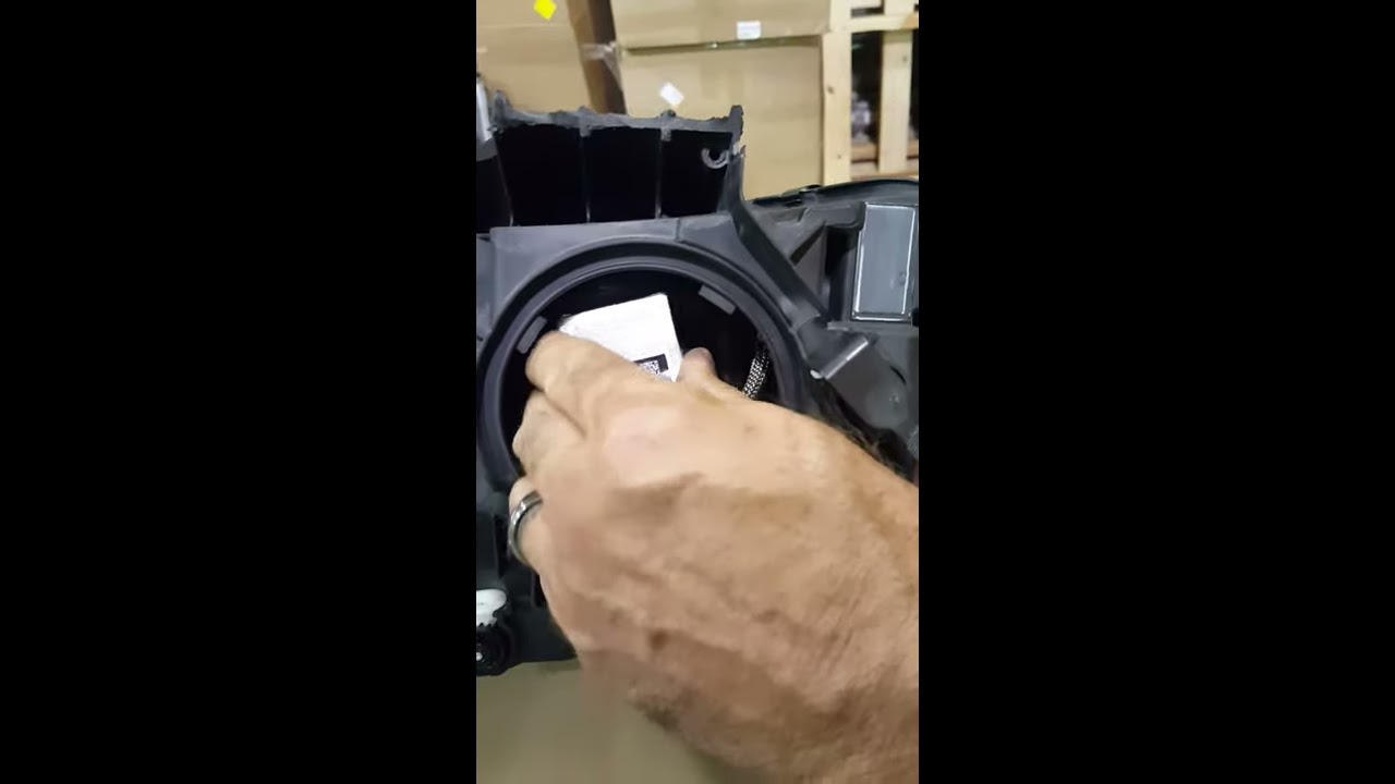 How To Replace The HID Headlight Bulb On A 6th Gen RScamaro