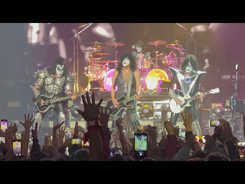 KISS - Detroit Rock City @Movistar Arena Chile 2022 4K 60FPS