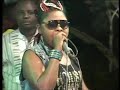 Ferre Gola / Ruth Nzele dans ses œuvres (générique Kibombanda)