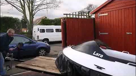 Easy to load hovercraft trailer