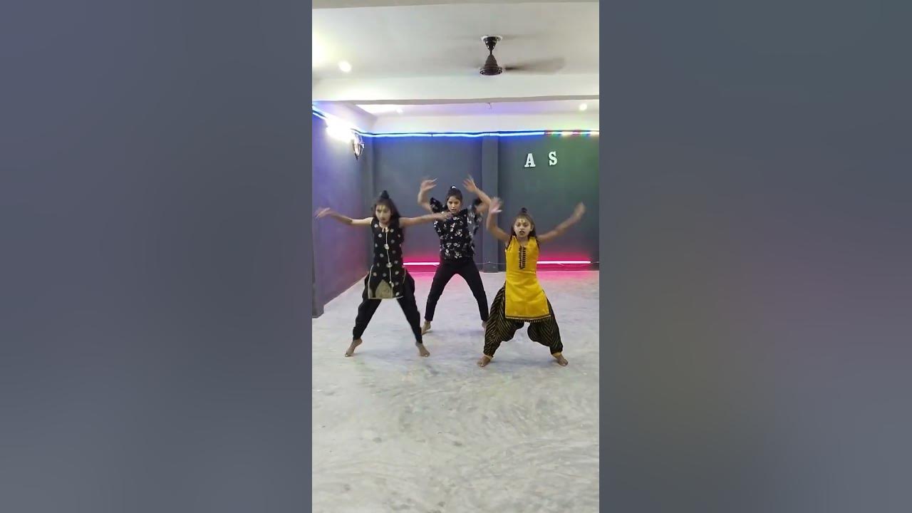 malini awasthi songs download holi khaile masahane me