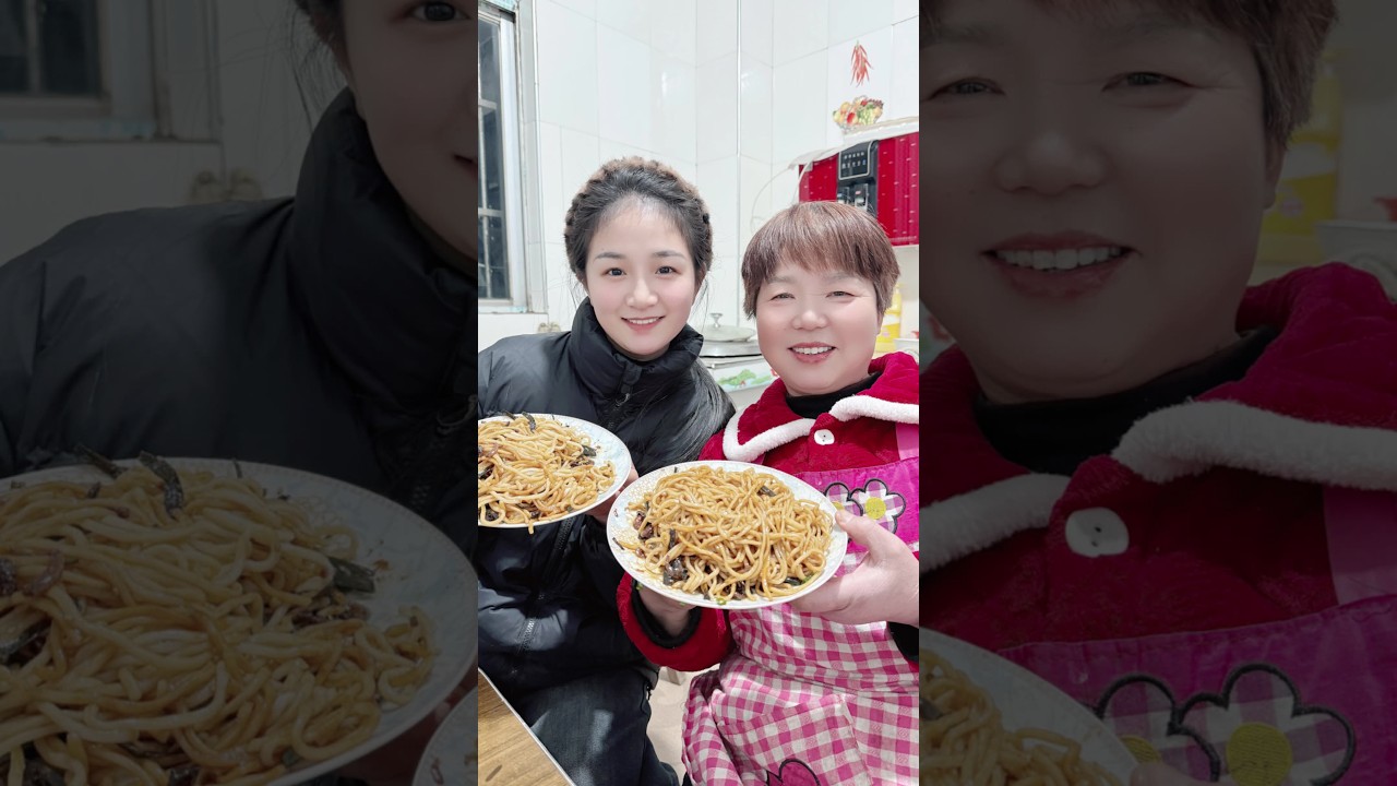 干完活花五分钟时间搞定一碗香喷喷的葱油拌面，又香又好吃～#把家乡的味道分享给大家 #我的生活日记 #记录农村真实生活 #记录老家生活 #农村生活欢乐多