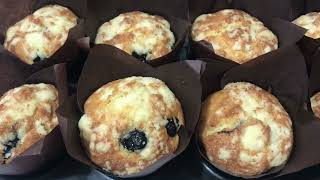 احسن والذ مافن بالفواكة الحمراء?? يمكن لك تقدمي لضيوفك او في اعياد الميلاذ?muffins aux myrtiles