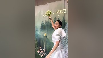 Giây phút tung hoa của cô dâu Liêu Hà Trinh trong đám cưới ngôn tình