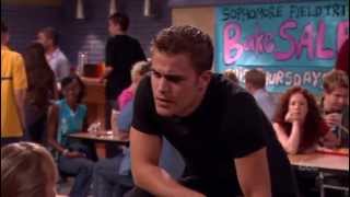 Paul Wesley 8 simple rules 2x01 - Premiere