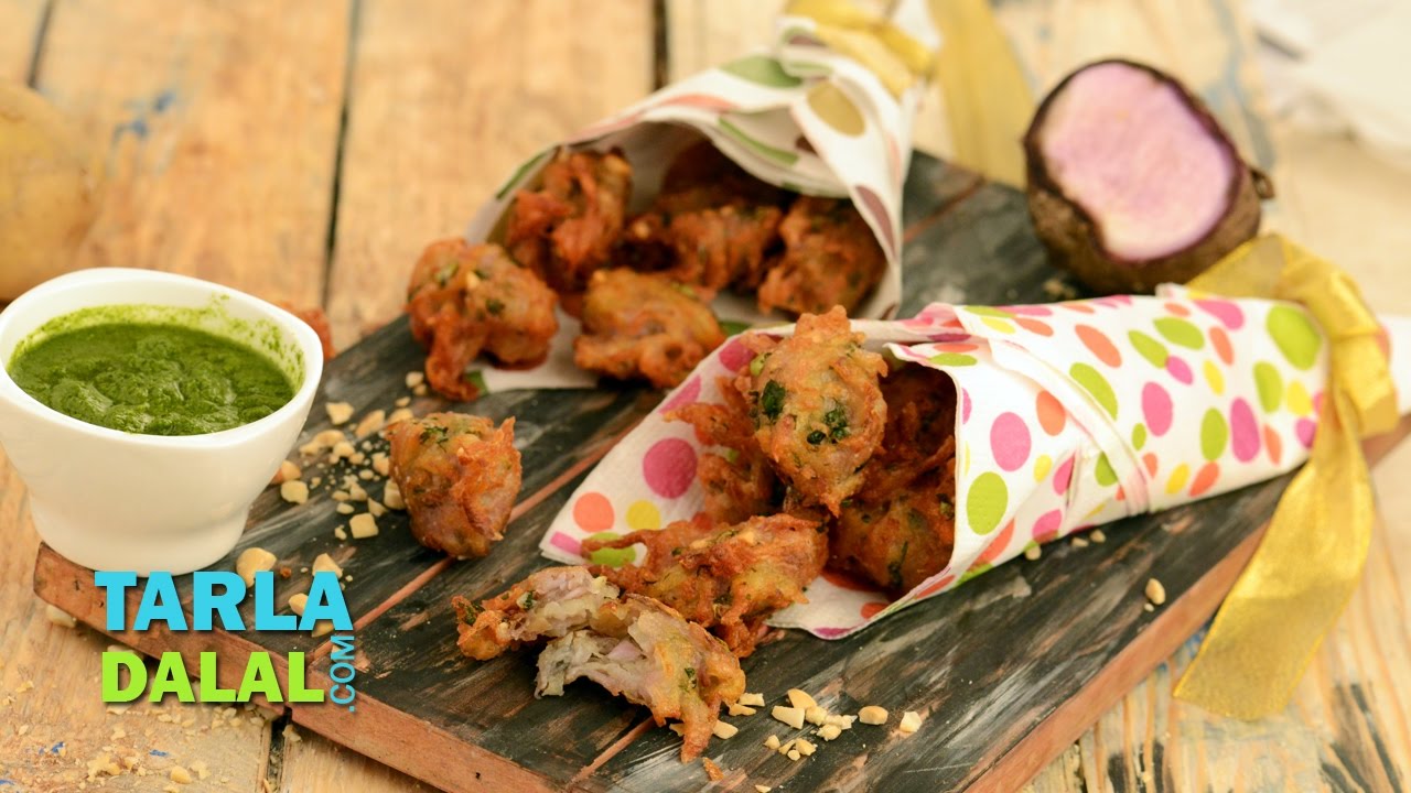 कन्द आलू पकोड़ा (Kand Aloo Pakoda, Faraal Recipe) by Tarla Dalal