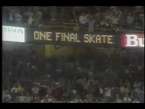 Rene Rancourt sings Auld Lang Syne at the Last Hurrah of the Boston Garden 9/26/95