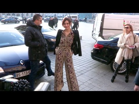 Video: Olivia Palermo, Olga Kurylenko Og Chiara Ferragni På Schiaparelli-showet I Paris