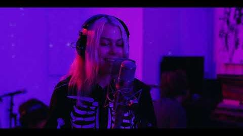 Phoebe Bridgers - CBS This Morning Saturday Session [2020]