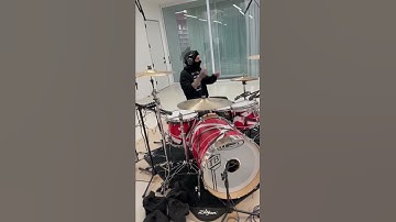 Thumbnail of Recording drums for blackbear’s album.