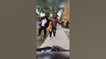 Pulling up on gang members in Chicago…😳 #bike #biking #hood #chicago