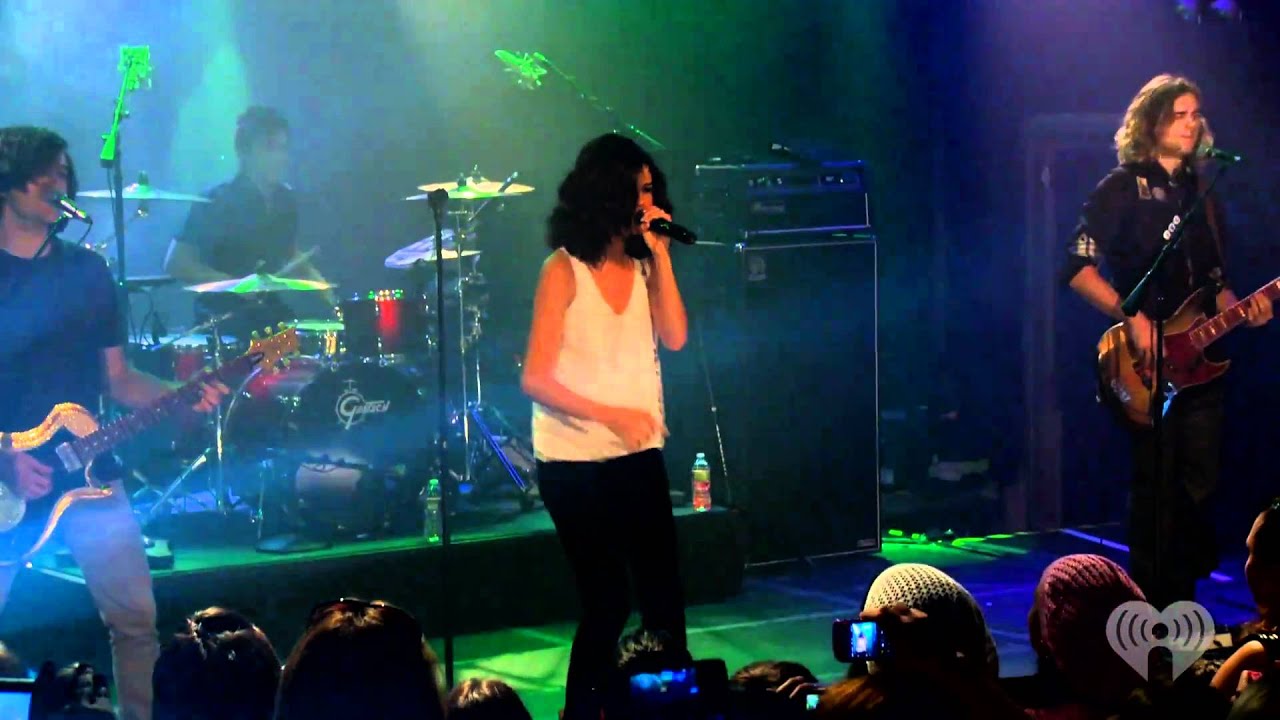 2 live natural. Selena Gomez & the Scene - naturally.