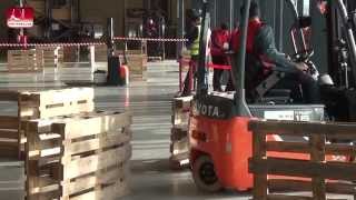 Forklift Driversclub Challenge van Logoplaste by Forklift Driversclub 932 views 9 years ago 2 minutes, 40 seconds