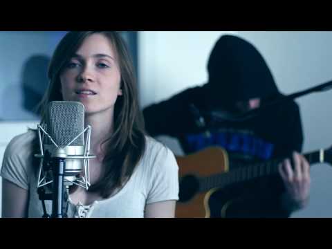 Wasted Years - Iron Maiden (Linessa acoustic cover)