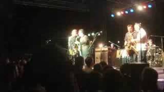 Chris Isaak & James Hunter Duet of "Kansas City" chords