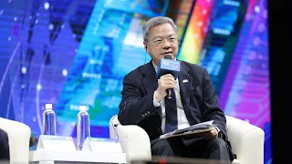 賴總統頒發經濟部專業獎章　魏哲家、甘利明獲獎