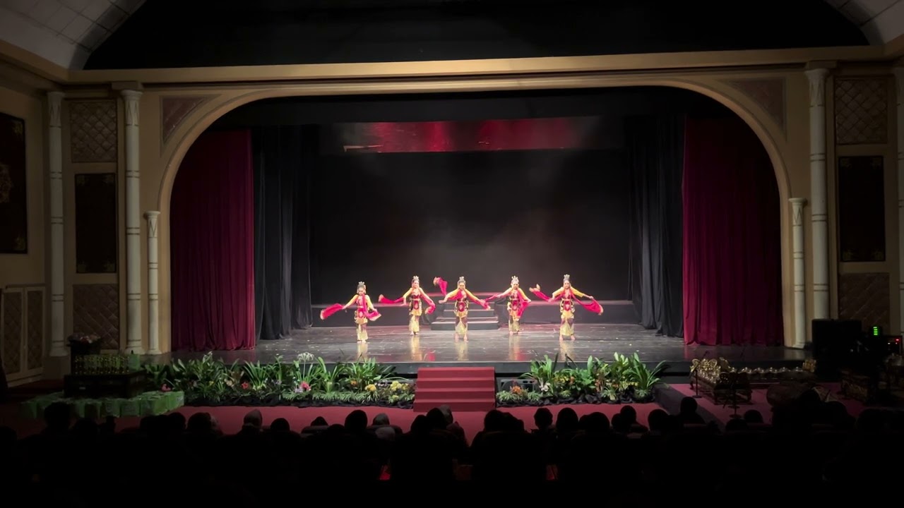 [JUARA 2 se-Jawa Timur] Tari Lenggang Surabaya by Diamond Art Performance