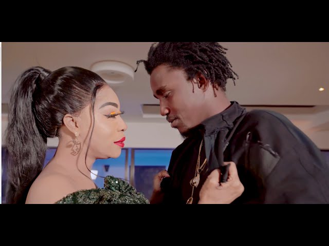 Ogli bilan jinsiy aloqa paytida onaning orgazmi Tatilda fohishalarning YouTube pornosi