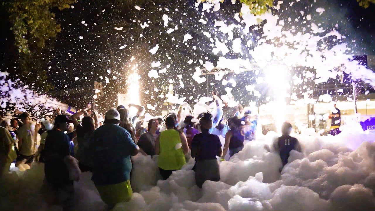 Foam Fabulous: EPIC College Foam Parties - YouTube