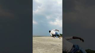 kaisa sharmana aaja nach ke dikha de#trending #trendingshorts #shortvideo #backflip #flipper #stunt