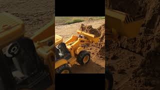 JCB loading Tata 407 Truck, Loaded tractor stuck in River John Deere tractor jcb shorts