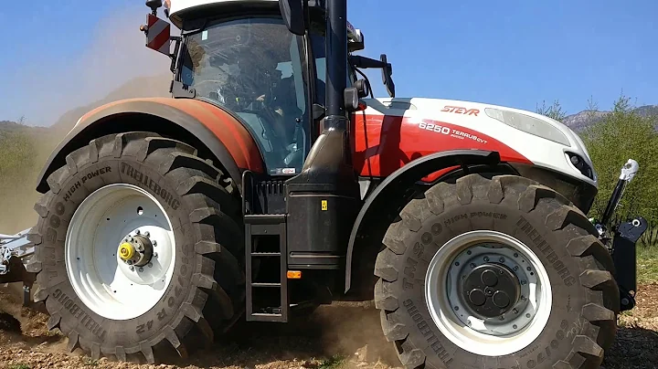 STEYR TERRUS 6250 CVT con preparatore