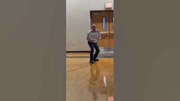 Science teacher shows what the Doppler effect is in 12 seconds