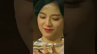 Blackpink Jisoo Fabulous Eating Food Style