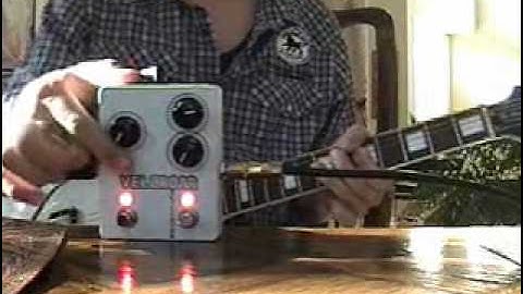 Fuzzhugger-Velcroscillator