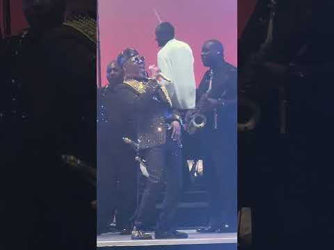 Earth Wind and Fire live