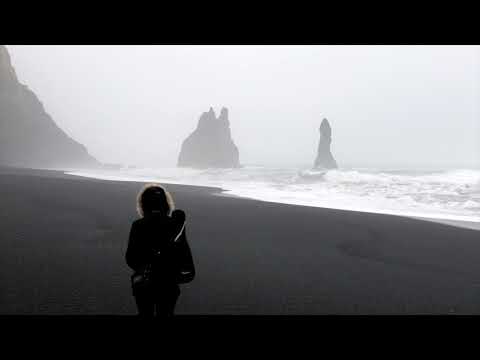 Video: Reynisfjara: Pantai Hitam Islandia