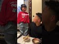 アメを一口くれると思ったら…笑