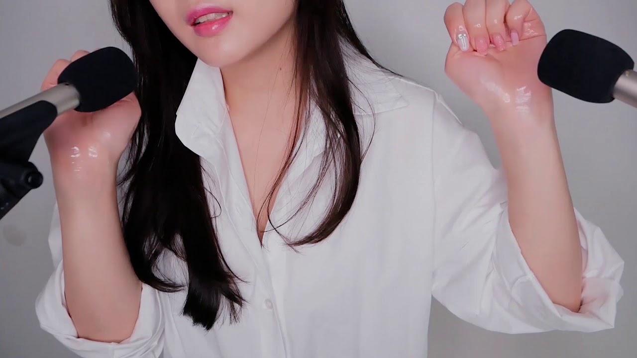 asmr [ENG SUB] hand massage and Whispering