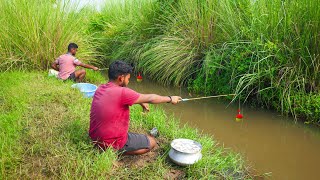 Fishing Video🐠🎣 || I would not have believed if I had not seen so many fish in the village canal