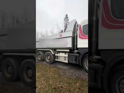 2005 Scania P420