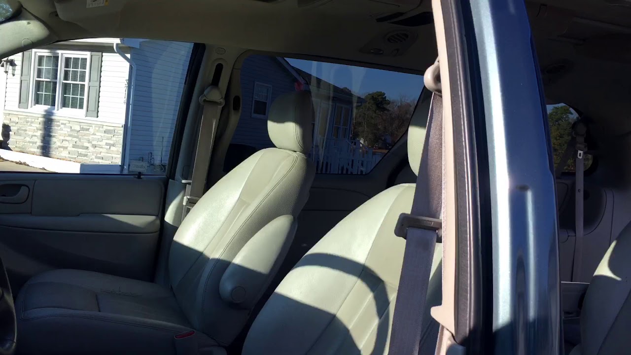 2006 Chrysler Town & Country Interior