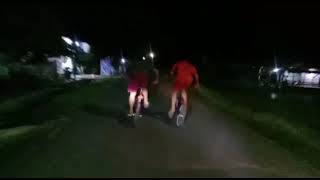 Wakwaw tahan bawa potong atas . balap liar sepeda Binjai
