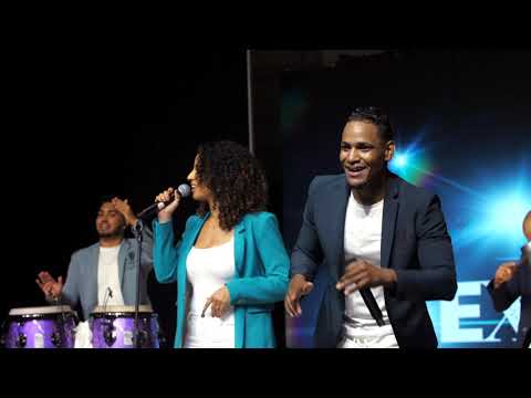 GRUPO EXTRA TOUCH -   | NO TENGAS MIEDO - CAMPANITAS- LIVE MEDLEY